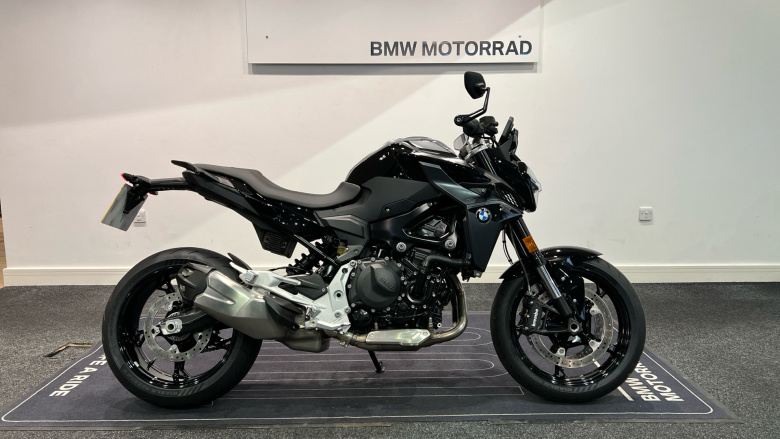 BMW F900 R